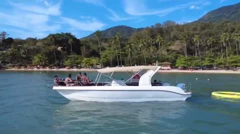 O Charter II fundeado, com o Aquadeck